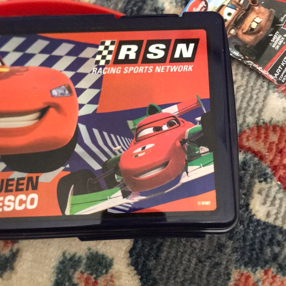 Disney Store Cars 2 Art Kit Case - Picture 3 of 10